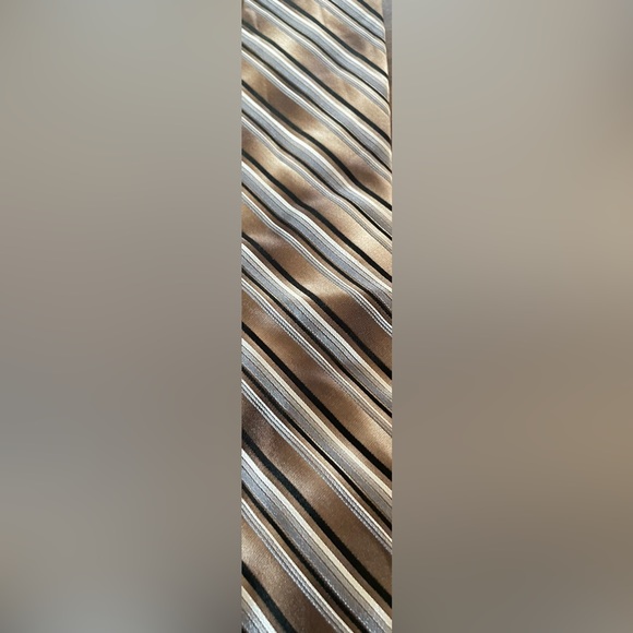 3/$15 Pronto Uomo Multi-Colored Striped Silk Tie - Picture 3 of 4